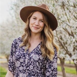 Meet your Posher, Ashley